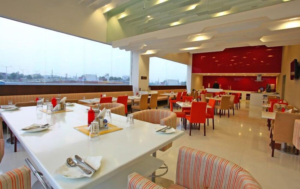 Keys Select By Lemon Tree Hotels, Λουντιάνα Εξωτερικό φωτογραφία