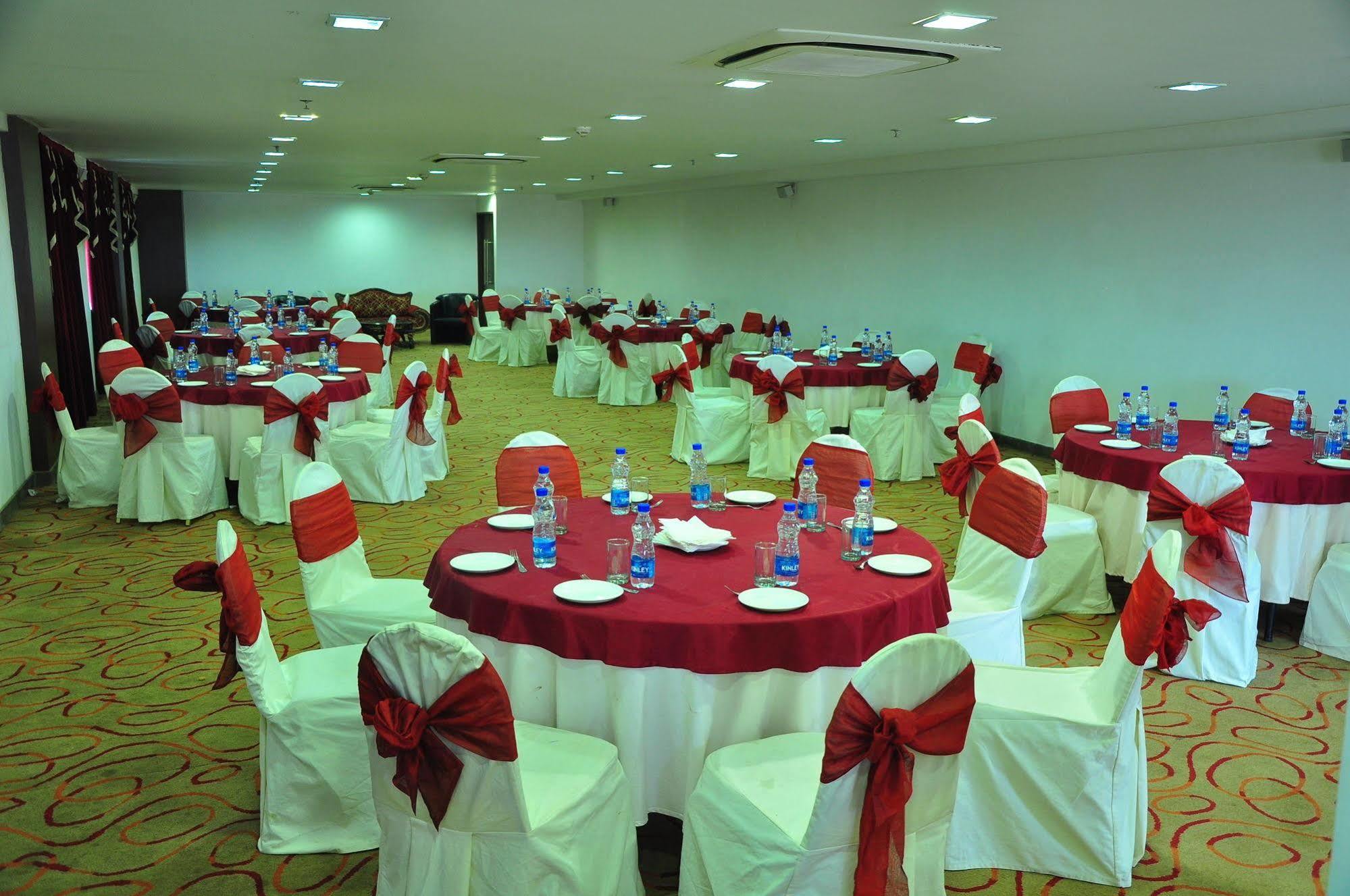 Keys Select By Lemon Tree Hotels, Λουντιάνα Εξωτερικό φωτογραφία